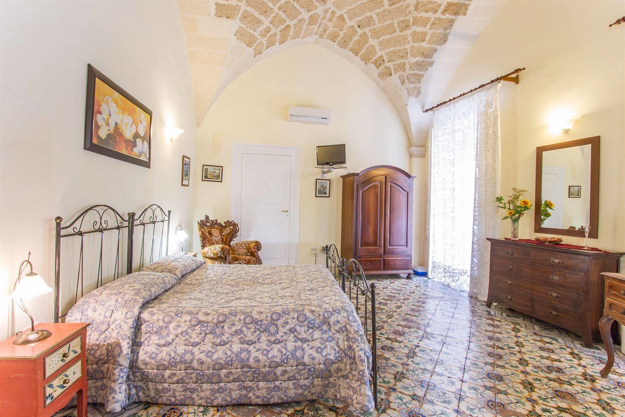 B&B Casa Li Santi Lecce Esterno foto