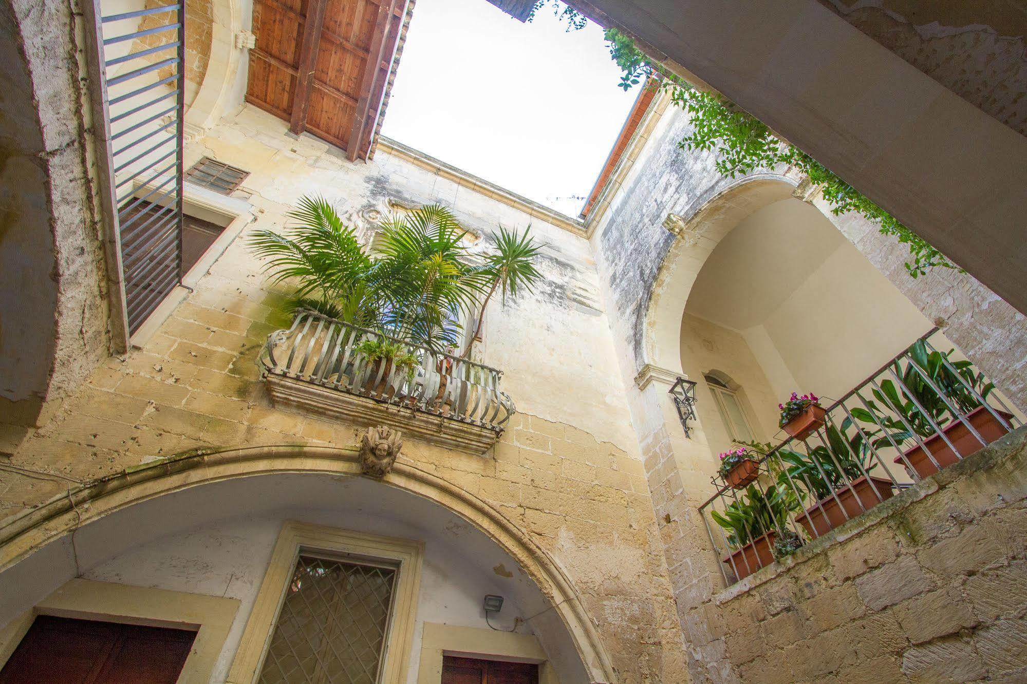 B&B Casa Li Santi Lecce Esterno foto